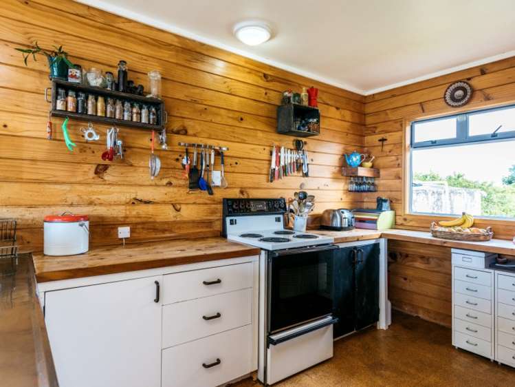 22 Queens Drive Oneroa_8