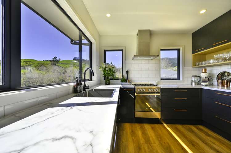 15 Woodford Lane Stoke_8