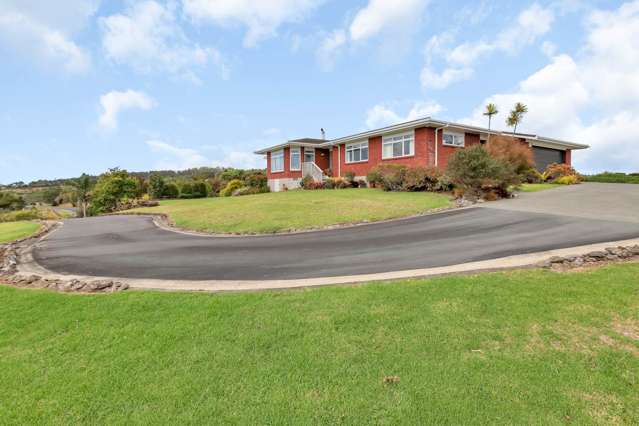 Family Home with Views - Sought After Maunu