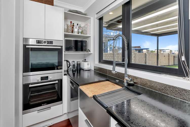 7 Fred Carr Place One Tree Point_12