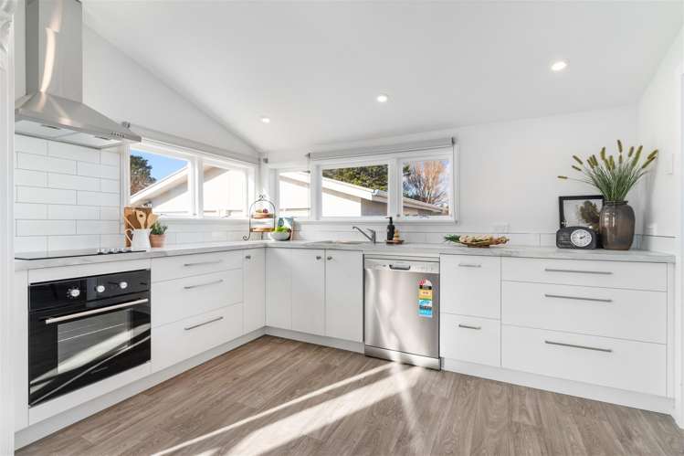 135 Lincoln Road Carterton_8