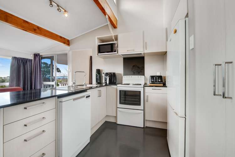 11 Fairway Avenue Red Beach_10