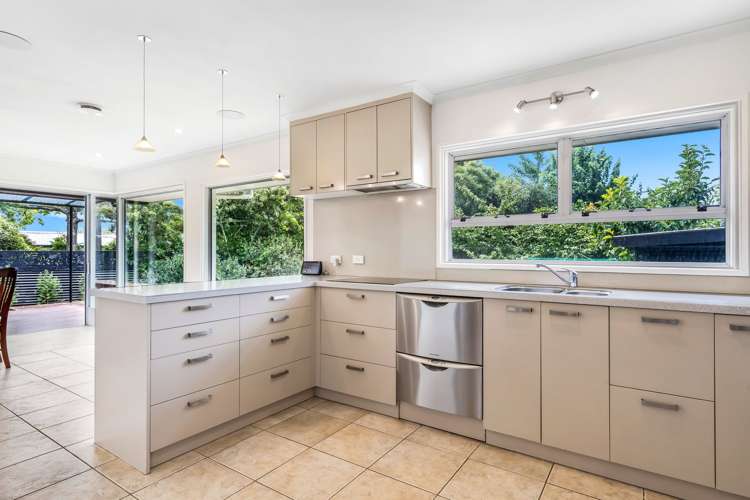 10 Neale Avenue Stoke_10