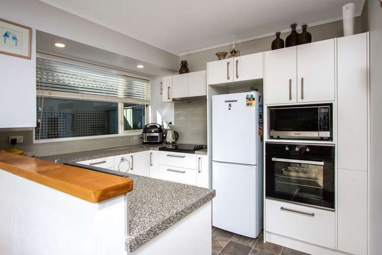 13 Vining Crescent Stoke_6