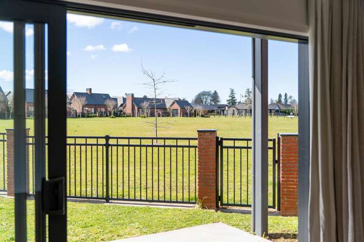 2/49 Pengover Avenue Cambridge_5