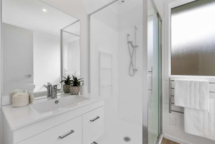 69a Pakanga Grove Pyes Pa_16