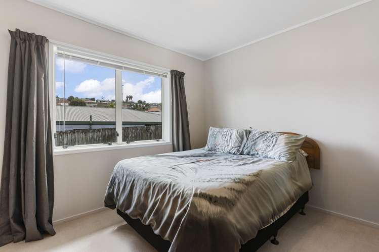 2/63 Gosford Drive Botany Downs_14