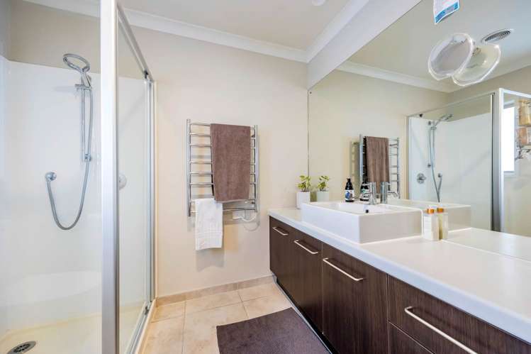 29 Kestev Drive Flat Bush_11