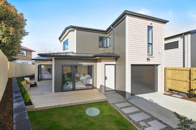 Brand-New Elegance in the Heart of Botany Downs