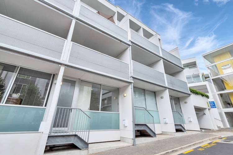 18n Fisher-Point Drive Auckland Central_16