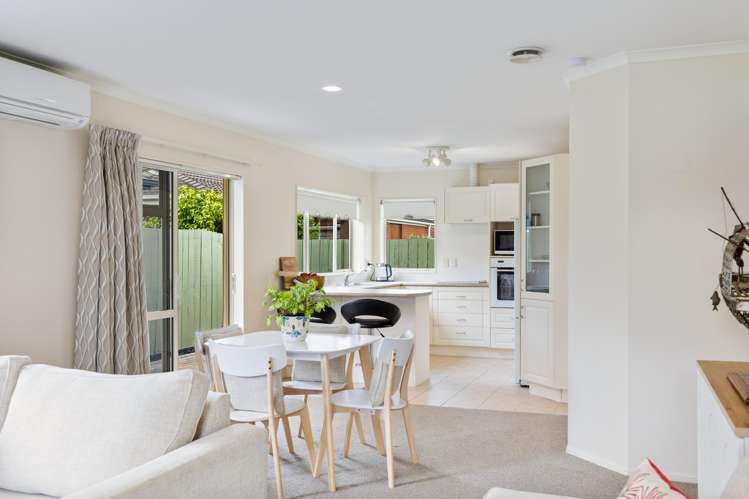 11A Riverside Road_2