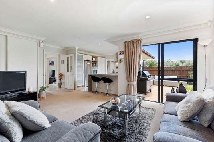 2 Bellshill Close Wattle Downs_10