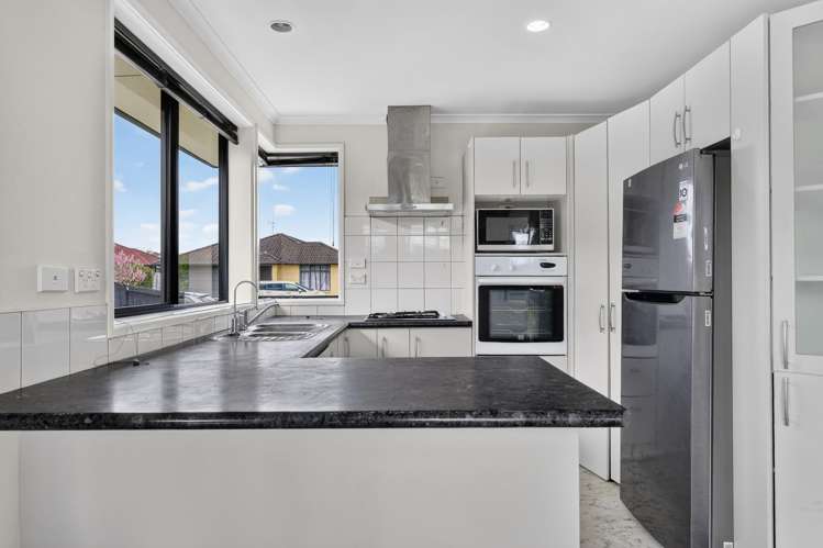 17 Salisbury Place Hamilton East_24