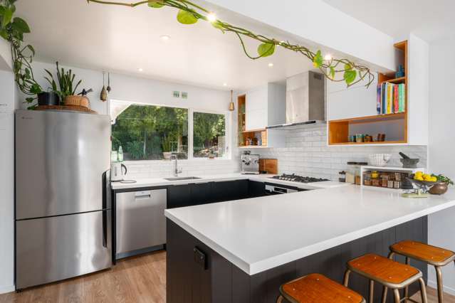 2 Newnham Court Tawa_2