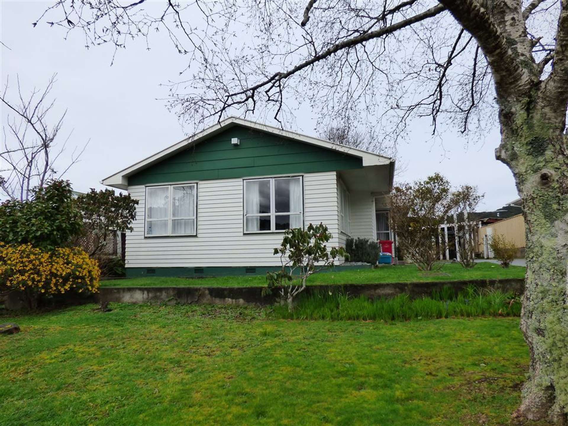 3 Kaponga Street Wainuiomata Lower Hutt City Houses for Sale