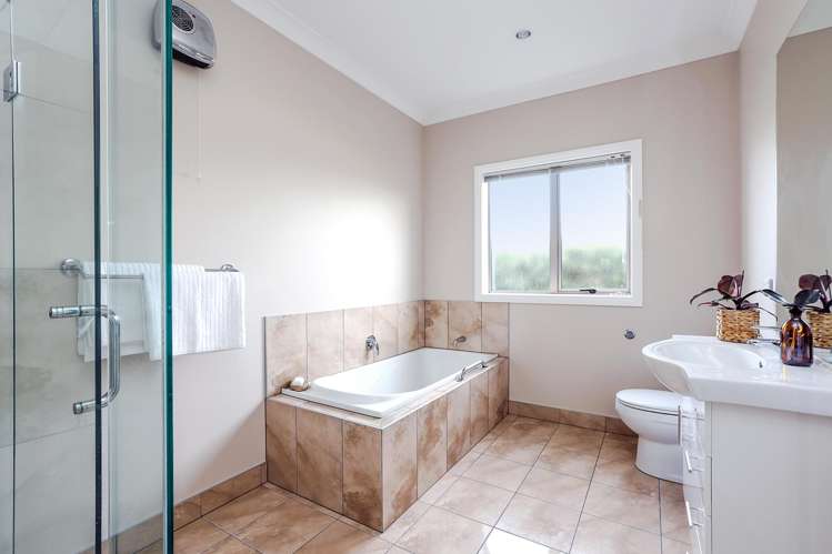 7 Hunter Drive Awatoto_14