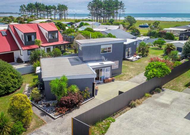 44 Cook Street Carters Beach_1