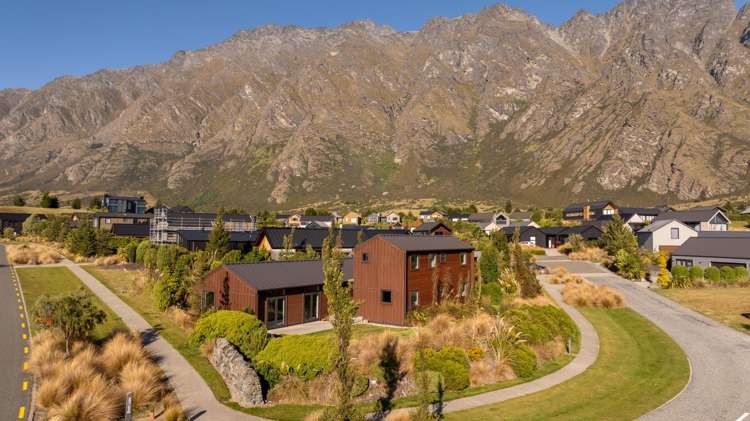 1 Brett Lane Jacks Point_34