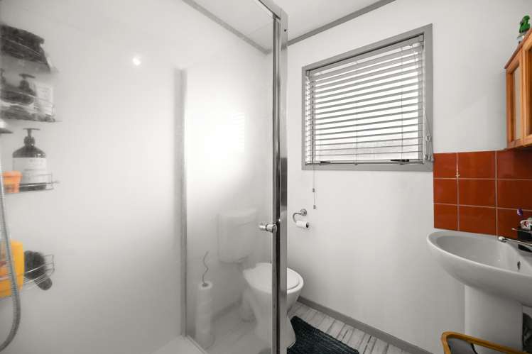 15 Garden Heights Avenue Glenview_10