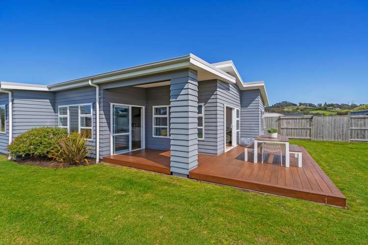 8 Navigation Drive Cooks Beach_21