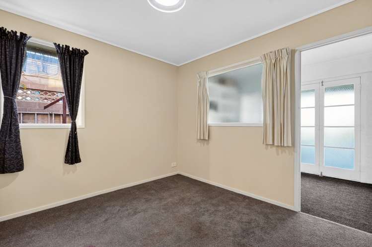 1/2 Tye Road Hillcrest_11