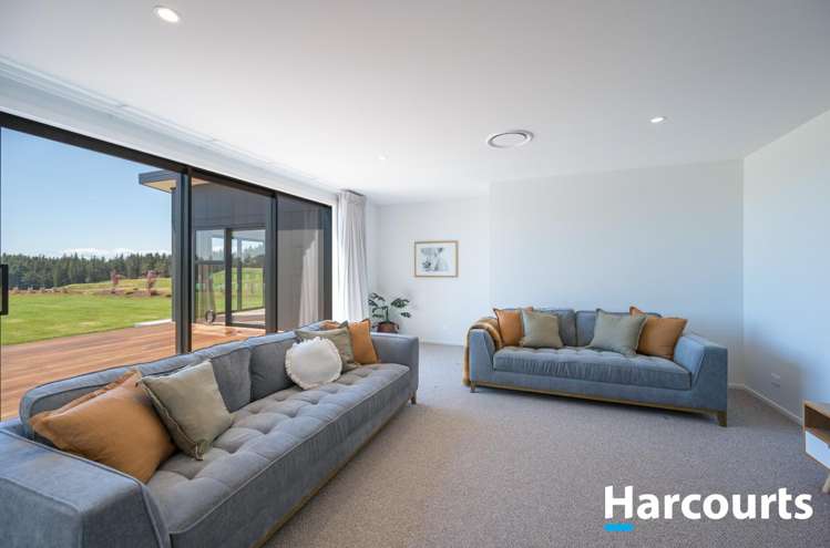 19 Mahana Ridge_4