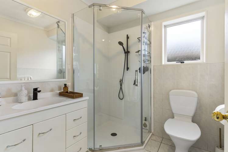 10 Whetstone Road Flat Bush_12