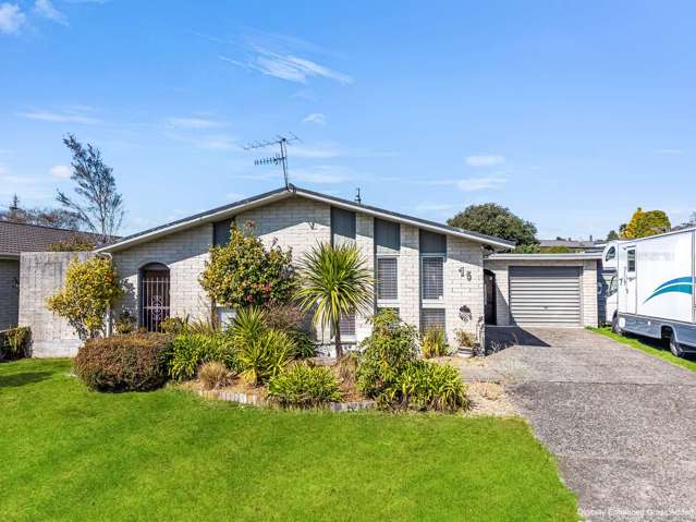Opportunity Knocks In Pomare Location!