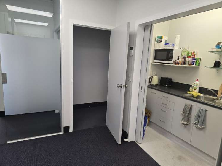 Suite 1 and 1A/14-18 Seddon Street Pukekohe_6