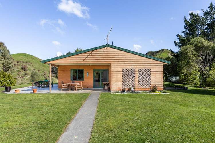 222 Mackenzie Road Kahuranaki_4