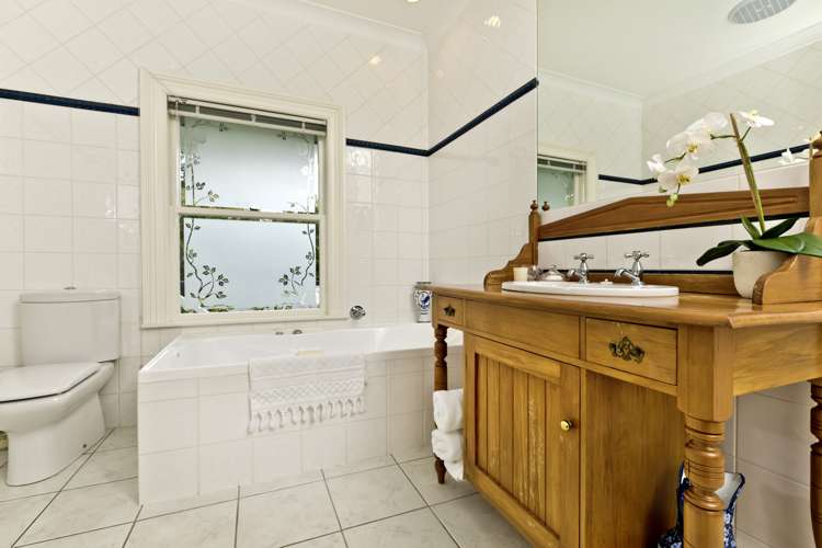 9 Birchwood Grove Greenhithe_15