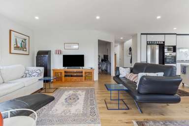 513A West Coast Road_2