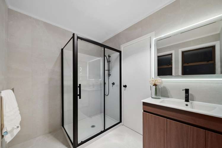 3 Buller Crescent Manurewa_12