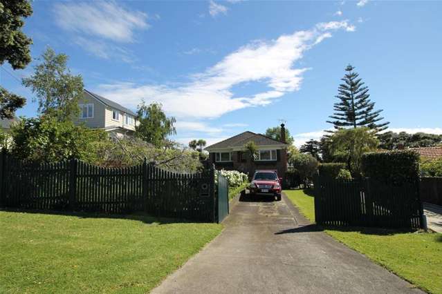 68 Beach Road Mellons Bay_1