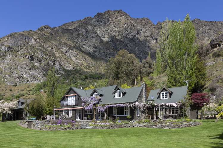 35 Watties Track Arthurs Point_21