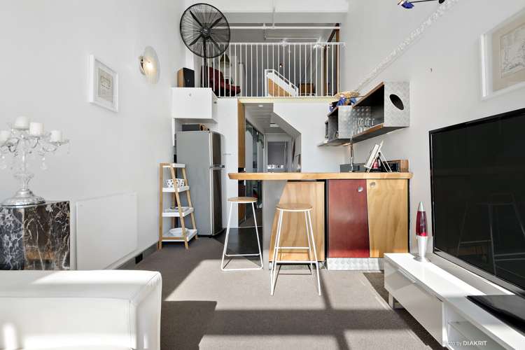 1n/51 Webb Street Mount Cook_1