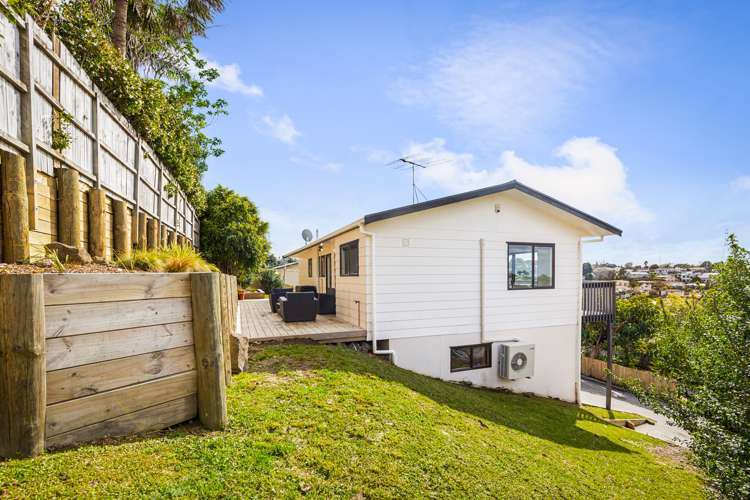 8 Garton Drive Massey_17