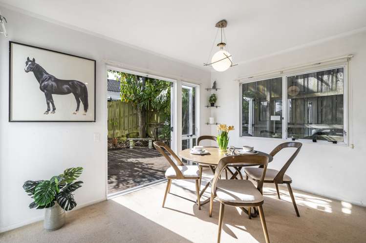 1/24 Clonbern Road Remuera_8