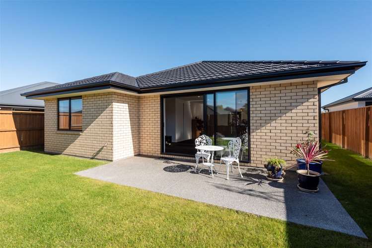 14 Shrimpton Avenue Woodend_8