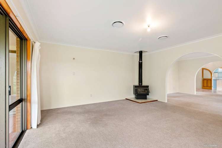 744 Runciman Road Runciman_16