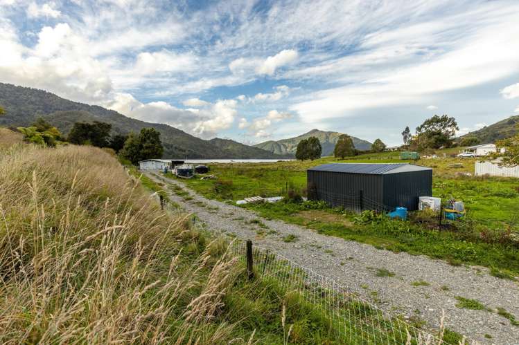 884 Queen Charlotte Drive Linkwater_13