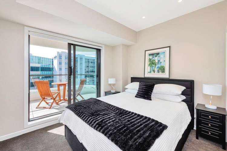 406/47 Beach Road City Centre_22