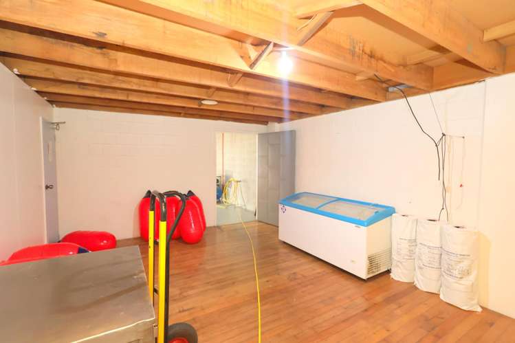 4 Foreshore Road Bluff_11