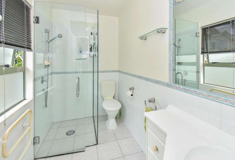 2/61 Ribbonwood Crescent Goodwood Heights_7