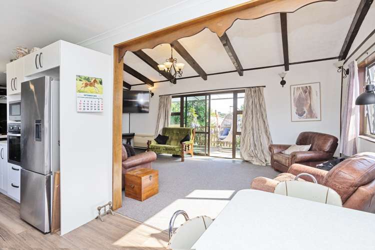 143 Black Road Otatara_10