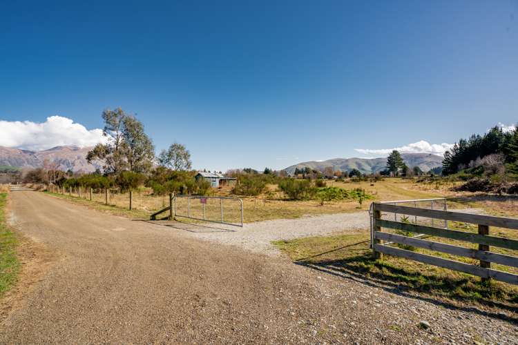 8 East Road Lumsden Surrounds_8