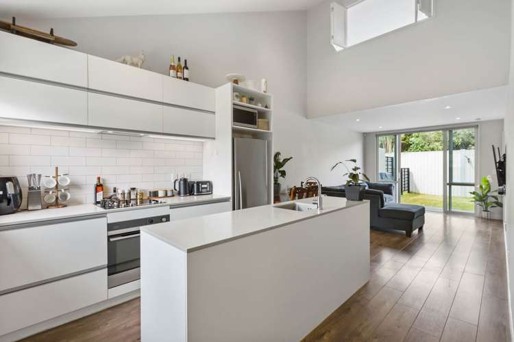 16 Patiti Parade Mangere Bridge_5