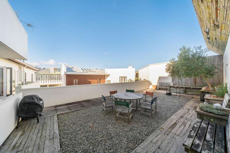 2/12 Little George Street Thorndon_6