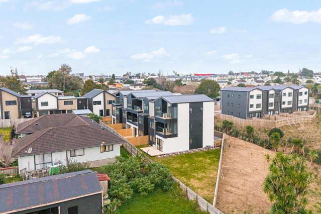 Low-maintenance 2-bed Apartments in Henderson