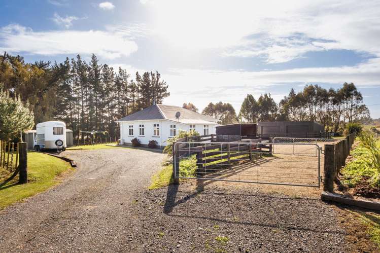 8 Knorp Street Halcombe_14